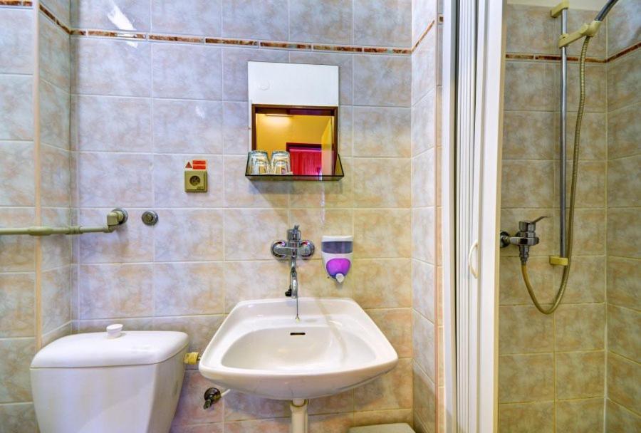Hotel Hvezda Bruntál Dış mekan fotoğraf